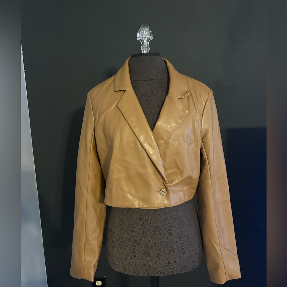 Abercrombie & Fitch Vegan‎ Leather Crop Jacket in Butterscotch NWOT size M